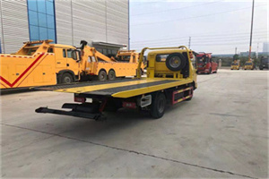 礼士路非事故拖车