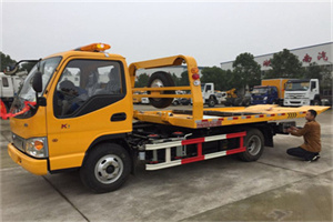 礼士路哪里有拖车服务